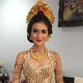 Cantiknya Kadek Devi Saat Prosesi Ngidih