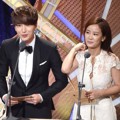 Leeteuk Super Junior dan Kim Ji Min di Korean Broadcasting Awards 2015