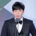 Lee Jun Ki Raih Piala Hallyu Drama Actor Award