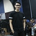 Afgan Ditemui di Studio Erwin Gutawa