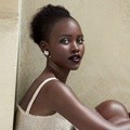 Lupita Nyong'o di Majalah Vogue Edisi Oktober 2015