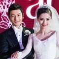 Serasinya Huang Xiaoming dan Angelababy Saat Memotong Kue Pernikahan