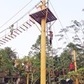 Anak-Anak Bebas Bermain di Arena Outbond