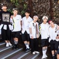 Seventeen di Pemotretan Promosi Album Debut '17 Carat'