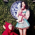 Pose Heechul Super Junior dan Sulli di Pesta Halloween SMTown