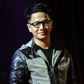 Gantengnya Delon Thamrin di Konser Melawan Asap