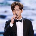 Roy Kim Saat Tampil di APAN Star Awards 2015