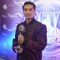 Ricky Harun Raih Penghargaan 'Aktor Utama Paling Ngetop' SCTV Awards 2015