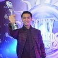 Ricky Harun Raih Penghargaan 'Aktor Utama Paling Ngetop' SCTV Awards 2015