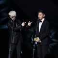 Zion. T dan Crush Raih Piala Best Collaboration