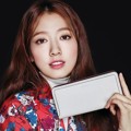 Park Shin Hye Promosikan Dompet Bruno Magli S/S 2016