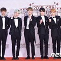 Bangtan Boys di Red Carpet KBS Gayo Daechukje 2015