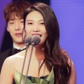 Joy Red Velvet Raih Piala New Star of the Year