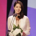 Lim Ji Yeon Raih Piala High Excellence Award Female Talk Show