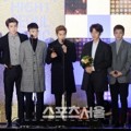 EXO Saat Raih Piala Korean Wave Special Award