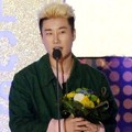 San E Raih Piala R&B/Hip Hop Award
