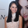 Atiqah Hasiholan di Peluncuran Produk Makarizo