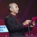 Raditya Dika Bacakan Nominasi di Infotainment Awards 2016