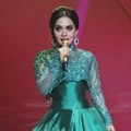Syahrini Semarakkan Infotainment Awards 2016