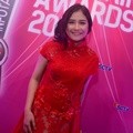 Prilly Latuconsina Hadir di Infotainment Awards 2016