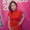 Prilly Latuconsina Hadir di Infotainment Awards 2016