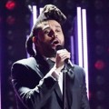 The Weeknd Saat Tampil Nyanyikan Lagu 'Can't Feel My Face'