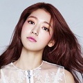 Park Shin Hye di Majalah Elle Hong Kong Edisi Maret 2016