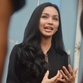 Tya Arifin Ditemui Usai Mengisi Program 'Rumpi'