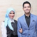 Alyssa Soebandono dan Dude Harlino Hadiri POP Awards 2016