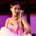 Penampilan Ariana Grande di MTV Movie Awards 2016