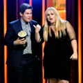 Rebel Wilson dan Adam DeVine Raih Piala Best Kiss
