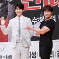 Ji Sung dan Kang Min Hyuk CN Blue di Jumpa Pers Drama 'Entertainer'