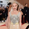 Kate Bosworth Dibalut Gaun Dolce & Gabbana