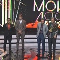 Oka Antara dan Deddy Sutomo Raih Penghargaan Pasangan Terbaik IMA Awards 2016