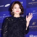 Go Ah Sung di Red Carpet Baeksang Art Awards 2016