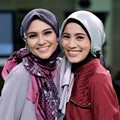 Baik Motif atau Polos Zee Zee Shahab dan Alyssa Soebandono Sama-Sama Cantik