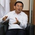 Basuki Tjahaja Purnama Saat Dikunjungi Pemain Film '3 Srikandi'