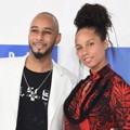 Swizz Beatz dan Alicia Keys di Red Carpet MTV Video Music Awards 2016
