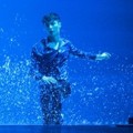 Lay EXO Tampil Basah-basahan di Konser Bangkok