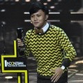 Rizky Febian Mewakili Ayahnya Menerima Penghargaan Komedian Terpopuler