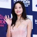 Jo Bo Ah Hadiri APAN Star Awards 2016
