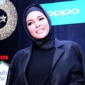 Dewi Sandra Hadir di Selebrita Awards 2016
