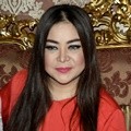 Annisa Bahar Berbagi dengan Anak Yatim Piatu