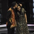 Raffi Ahmad Bawa Pulang Trofi Presenter Program Hiburan Terfavorit