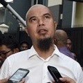 Ahmad Dhani Gelar Jumpa Pers di Kediamannya