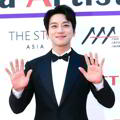 Hwang Chi Yeul di Red Carpet Asia Artist Awards 2016