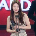 Suzy miss A Raih Piala Best Star Award