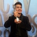 Ricky Harun Bawa Pulang Piala Aktor Utama Paling Ngetop