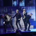 Bangtan Boys Saat Nyanyikan Lagu 'Blood Sweat & Tears'