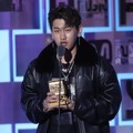 Crush Raih Piala Best Vocal Performance - Male Solo